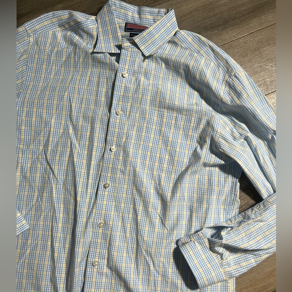 Vineyard Vines Other - Vineyard Vines Murray‎ Men Button Down- Large